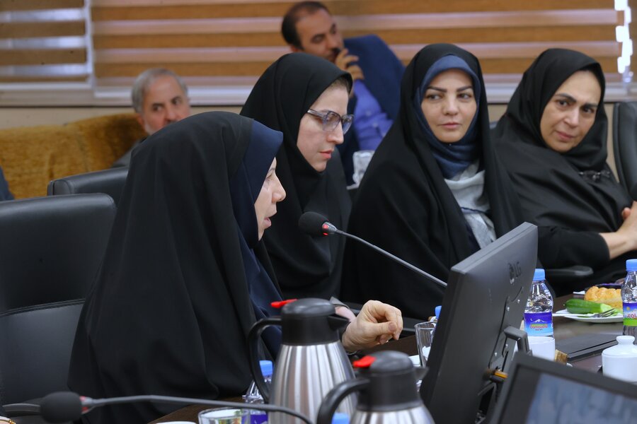 نشست بررسی  مسائل اجتماعی محور و محله محور با حضور وزیر تعاون کار رفاه اجتماعی