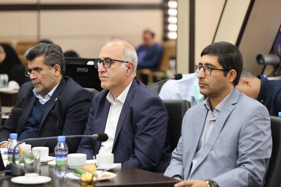 نشست بررسی مسائل اجتماعی محور و محله محور با حضور وزیر تعاون کار رفاه اجتماعی نشست بررسی مسائل اجتماعی محور و محله محور با حضور وزیر تعاون کار رفاه اجتماعی