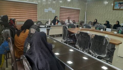 توانمندسازی و آگاهی‌بخشی به زنان سرپرست خانوار جامعه هدف بهزیستی