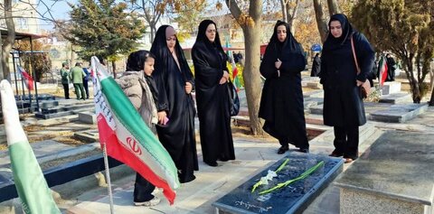 آیین غبارروبی و عطر افشانی مزار شهدای شهرستان شاهین دژ