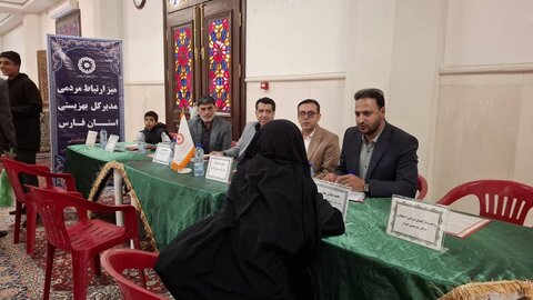 برپایی میز ارتباطات مردمی مدیرکل بهزیستی فارس در آستانه هفته افراد دارای معلولیت