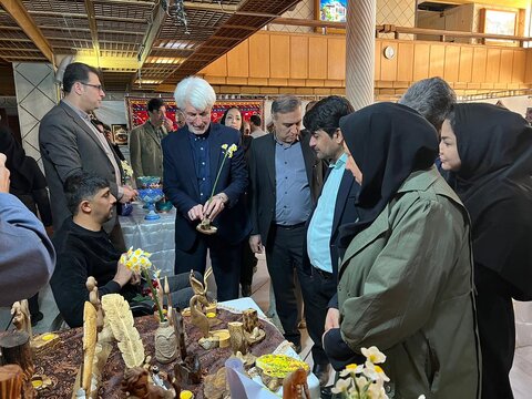 نمایشگاه دستاوردهای افراد دارای معلولیت هم‌زمان با آغاز هفته گرامیداشت افراد دارای معلولیت