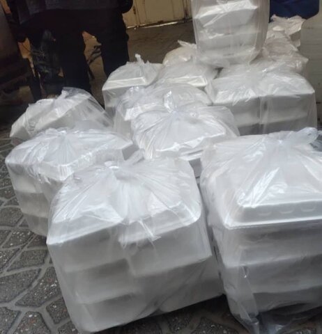 بهارستان | توزیع ۱۶۴ پرس غذای گرم به مناسبت ایام سوگواری حضرت فاطمه زهرا (س)