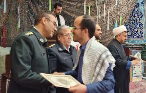 دماوند | مراسم تجلیل از بسیجی نمونه محسن معادی فرمانده پایگاه و رئیس اداره بهزیستی شهرستان 