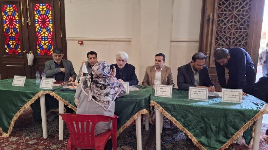 برپایی میز ارتباطات مردمی مدیرکل بهزیستی فارس در آستانه هفته افراد دارای معلولیت