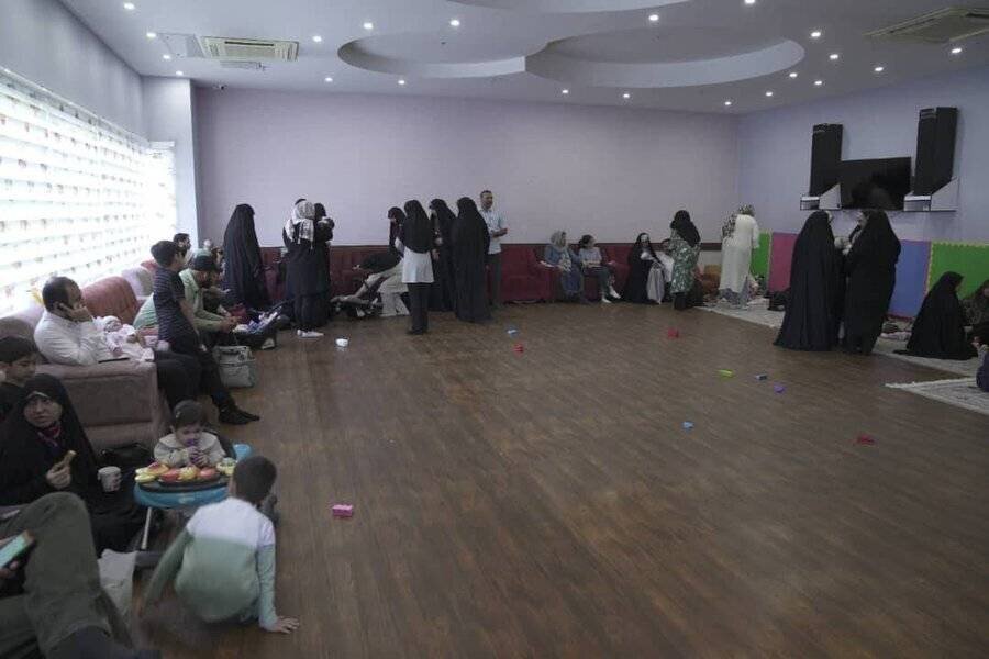 شهرتهران | نهمین نشست خانواده‌های میزبان؛ جلوه‌ای از مهر فاطمی در شیرخوارگاه شبیر