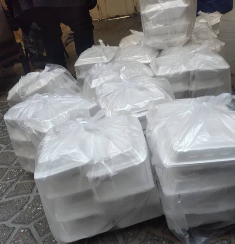 بهارستان | توزیع ۱۶۴ پرس غذای گرم به مناسبت ایام سوگواری حضرت فاطمه زهرا (س)