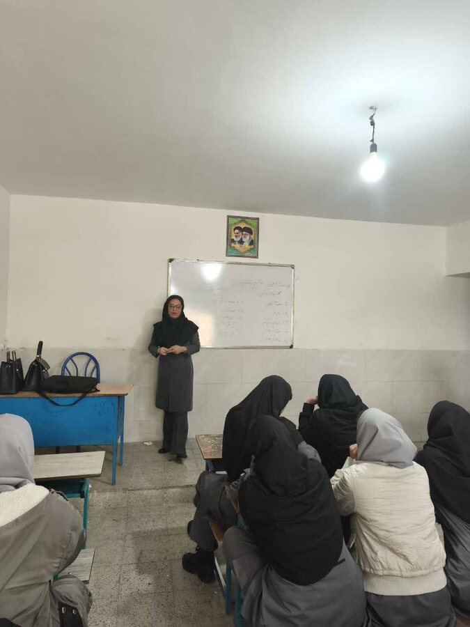 قرچک l برگزاری کارگاه‌های آموزشی پیش از ازدواج برای دانش‌آموزان دختر 