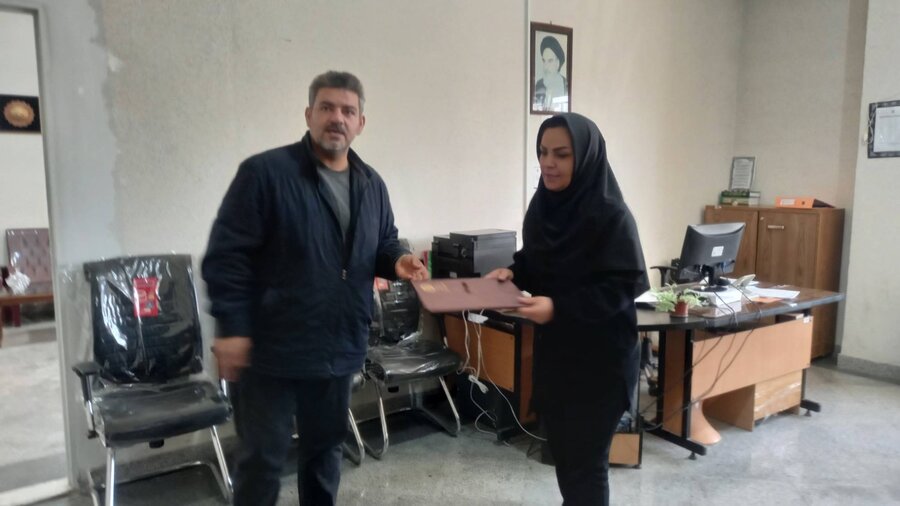 فیروزکوه | تجلیل از ایثارگران شاغل در بهزیستی در هفته بسیج