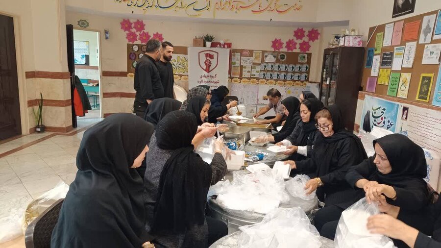 قرچک l توزیع بیش از ۳ هزار پرس غذای نذری در مناطق کم‌برخوردار 