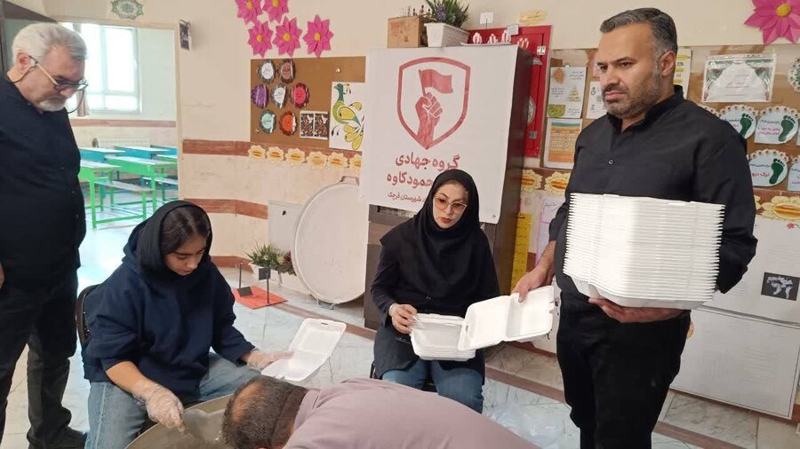 قرچک l توزیع بیش از ۳ هزار پرس غذای نذری در مناطق کم‌برخوردار 