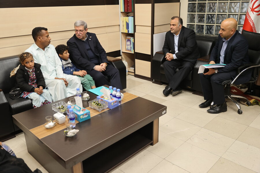 دیدار رئیس سازمان بهزیستی با خانواده سیستان‌وبلوچستانی با سه فرزند معلول