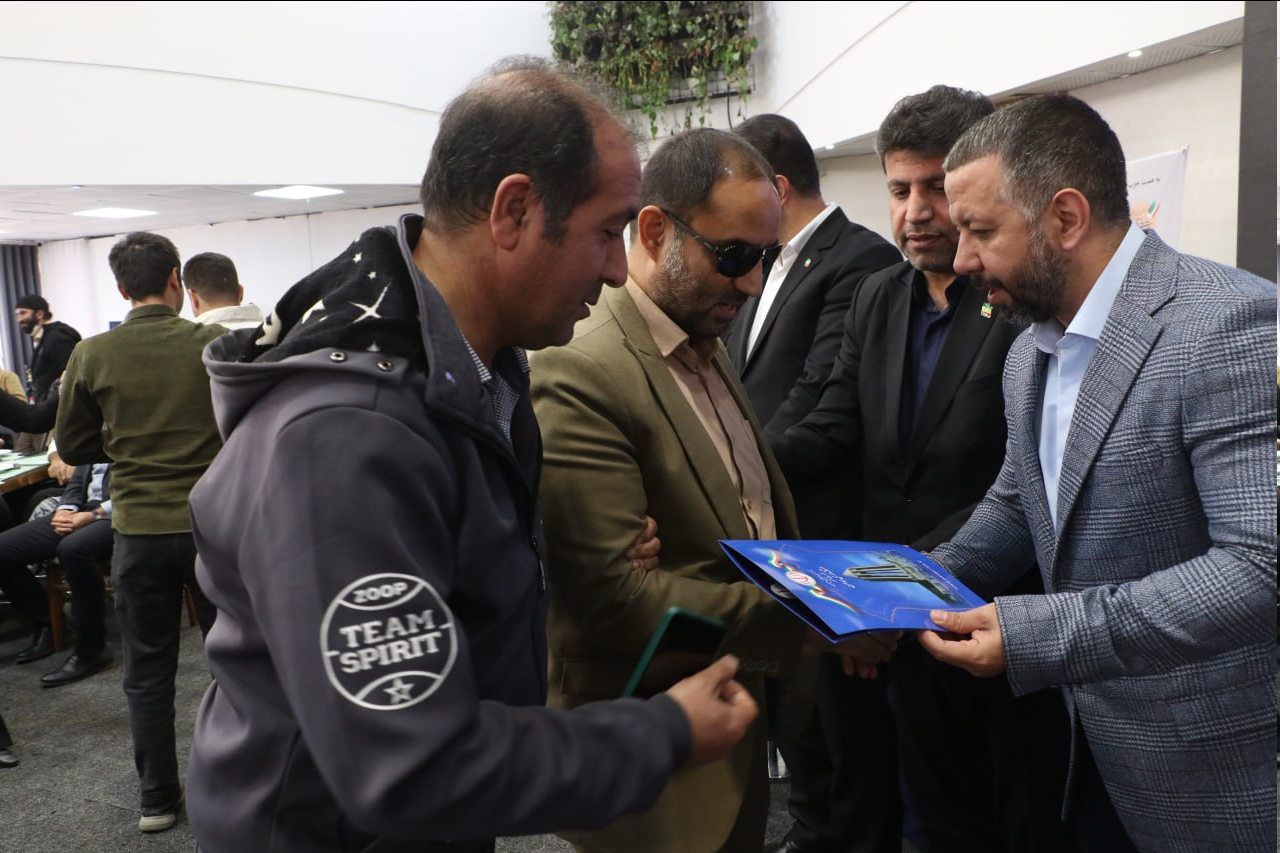 همدان میزبان همایش پرشور «عبور از محدودیتها» شد