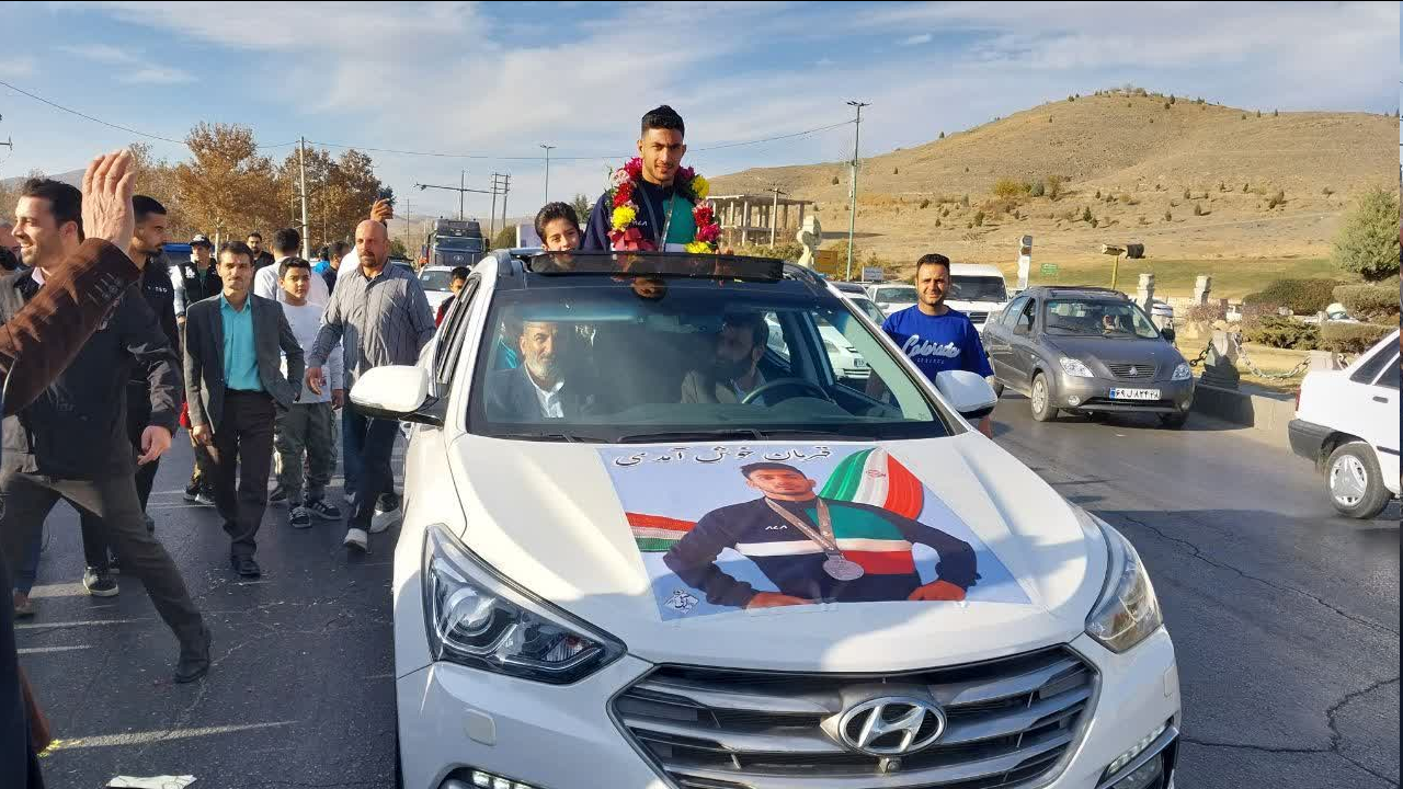 مراسم استقبال از نایب قهرمان المپیک ۲۰۲۵ ژاپن در شهرستان ملایر 