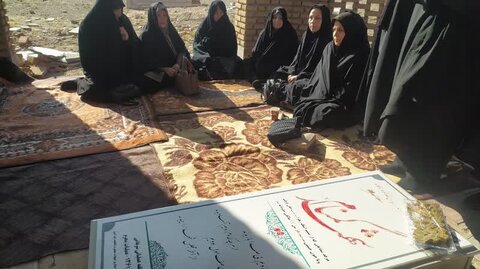 گزارش تصویری| غبارروبی و عطرافشانی مزار شهدای گمنام ورزقان