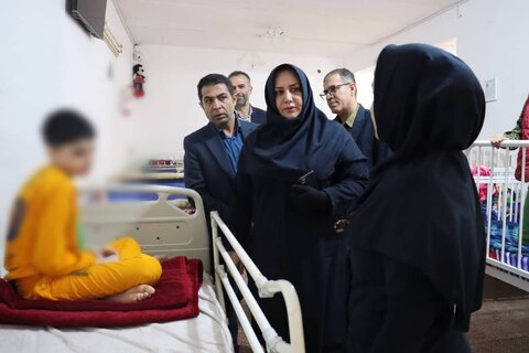 بازدید مدیرکل بهزیستی بوشهر از مرکز نگهداری کودکان معلول «لبخند شیرین» در آستانه هفته معلولیت