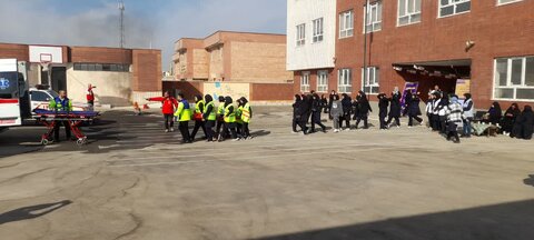 حضور بهزیستی شهرستان چهارباغ در مانور سراسری زلزله