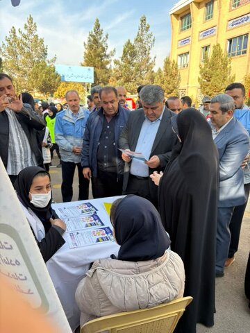 حضور کارشناسان اورژانس اجتماعی و تیم محب در مانور زلزله مدرسه دخترانه  فرزانگان