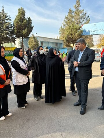 حضور کارشناسان اورژانس اجتماعی و تیم محب در مانور زلزله مدرسه دخترانه  فرزانگان