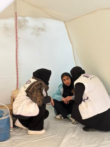 حضور کارشناسان اورژانس اجتماعی و تیم محب در مانور زلزله مدرسه دخترانه  فرزانگان