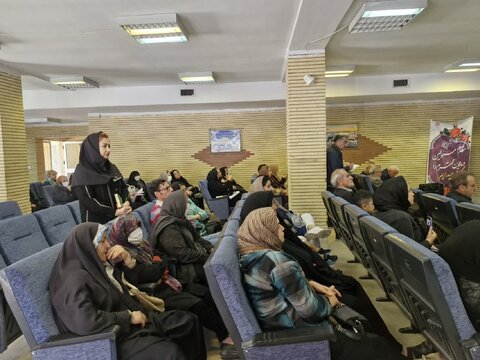 جلسه توجیهی اعزام مددجویان کرج به مشهد مقدس برگزار شد