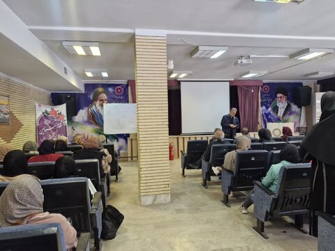 کرج | جلسه توجیهی اعزام مددجویان کرج به مشهد مقدس برگزار شد