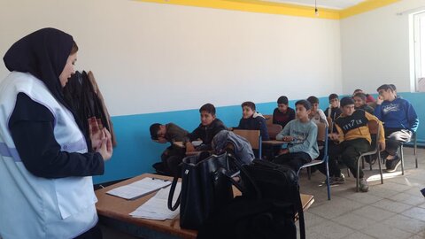 آموزش مهارت‌های پیشگیری از اعتیاد و آسیب‌های اجتماعی به دانش‌آموزان بیجاری