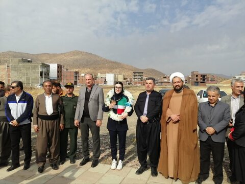 استقبال باشکوه مریوان از نسیبه شهبازی، مدال‌آور المپیک ۲۰۲۵ ناشنوایان