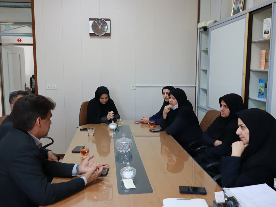 دیدار مدیر آموزش و پرورش با مجموعه اورژانس اجتماعی شهرستان میبد