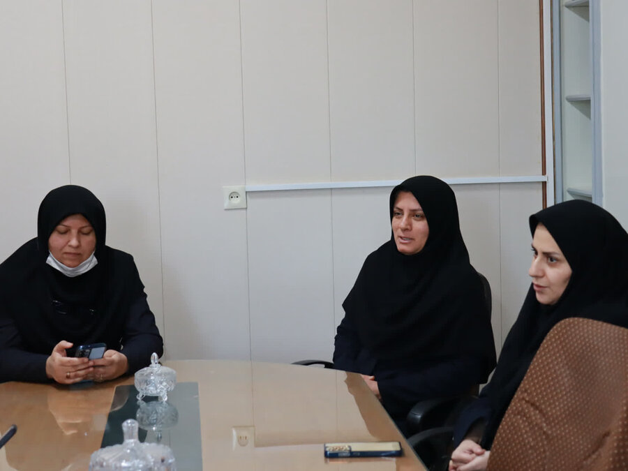 دیدار مدیر آموزش و پرورش با مجموعه اورژانس اجتماعی شهرستان میبد