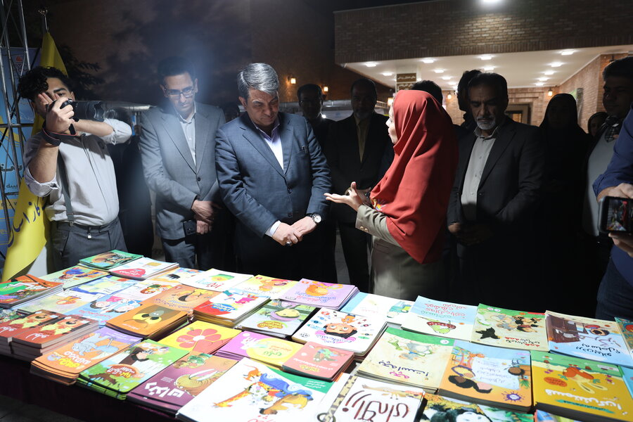 بازدید استاندار و مدیرکل بهزیستی استان کرمان از نمایشگاه توانمندی‌های افراد دارای معلولیت در مجموعه نگاه آفتاب مهر