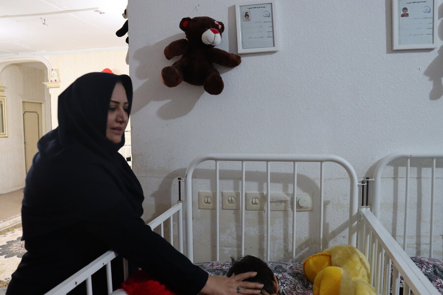 بازدید مدیرکل بهزیستی بوشهر از مرکز نگهداری کودکان معلول «لبخند شیرین» در آستانه هفته معلولیت