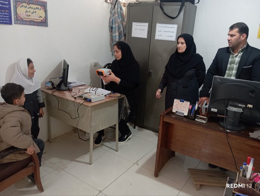 نمین| اجرای برنامه غربالگری بینایی کودکان 3 الی 6 سال در شهرستان نمین