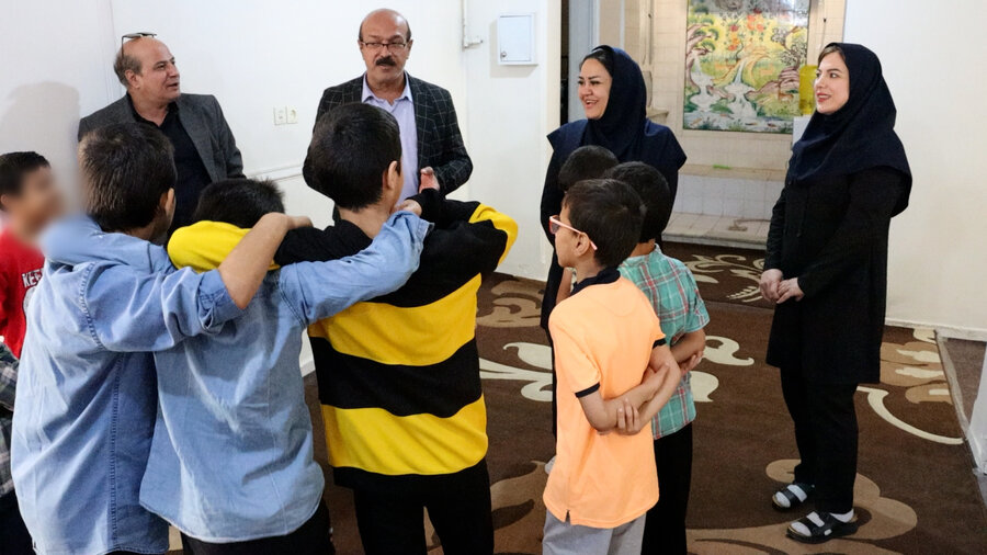 بازدید رئیس اداره فوریتهای اجتماعی بهزیستی خوزستان از مرکز نگهداری کودکان کار 