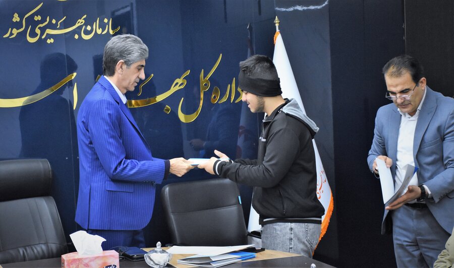 تقدیر از دانش‌آموزان برتر