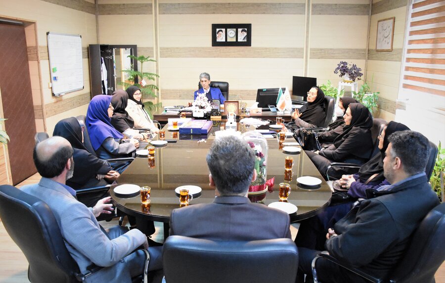 دیدار کارکنان مرکز شهید فیاض‌بخش با مدیرکل بهزیستی