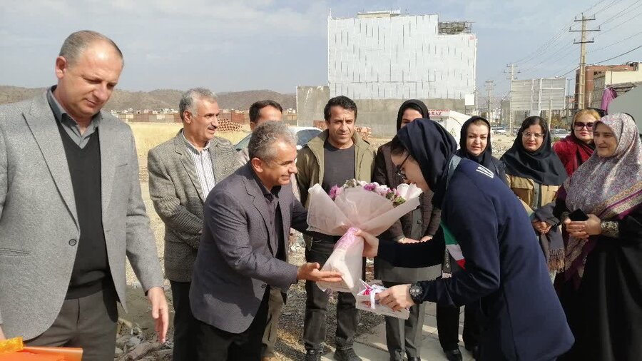 استقبال باشکوه مریوان از نسیبه شهبازی، مدالآور المپیک ۲۰۲۵ ناشنوایان