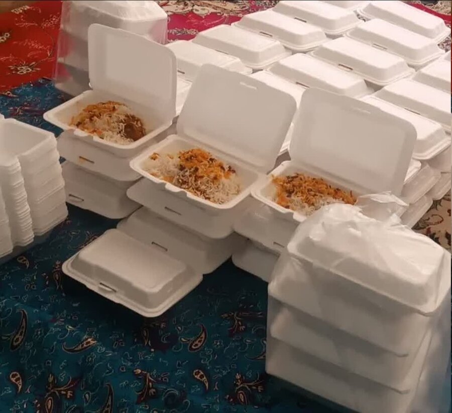 تهیه و توزیع غذای گرم در بین مددجویان بهزیستی شهرستان فامنین