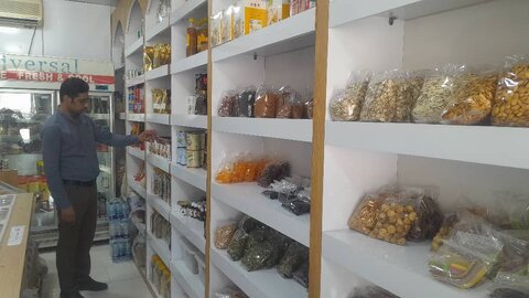 سیریک | بازدید رئیس بهزیستی سیریک از کسب‌وکار بانوی مددجو