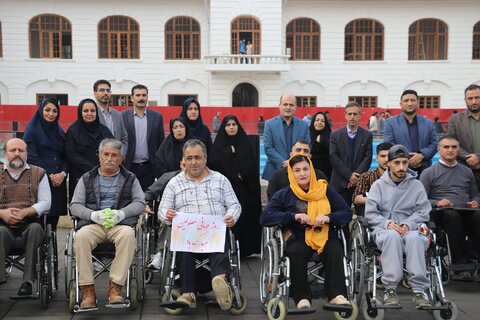 گردهمایی ویلچرسواران در پیاده‌راه فرهنگی رشت