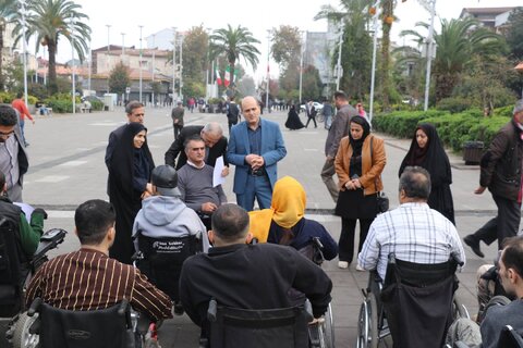 گردهمایی ویلچرسواران در پیاده‌راه فرهنگی رشت