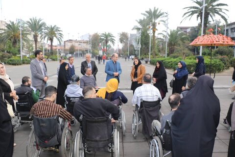 گردهمایی ویلچرسواران در پیاده‌راه فرهنگی رشت