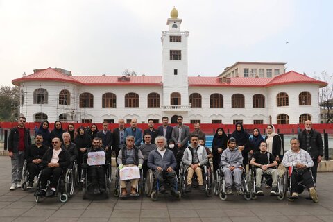 گردهمایی ویلچرسواران در پیاده‌راه فرهنگی رشت