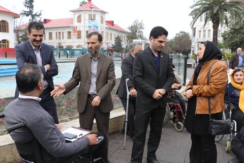 گردهمایی ویلچرسواران در پیاده‌راه فرهنگی رشت