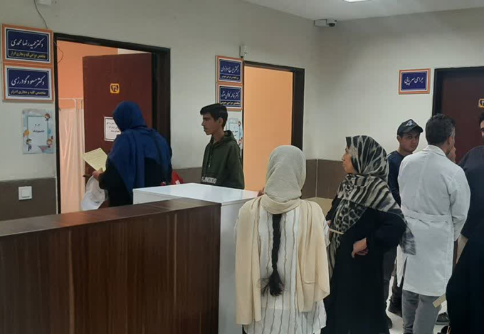 اجرای طرح غربالگری بینایی کودکان تحت پوشش بهزیستی ملایر با همکاری گروه جهادی