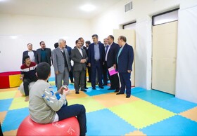 بازدید استاندار از مرکز اتیسم با هدف بررسی خدمات و حمایت‌های توانبخشی