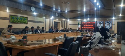 نشست هم‌اندیشی سمن‌ها و مؤسسات خیریه با محوریت ارتقای سلامت اجتماعی در قروه برگزار شد