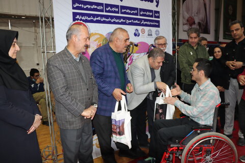 گزارش تصویری ا برگزاری جشنواره ورزشی ویژه توانیابان  به مناسبت روز جهانی معلولین در اراک