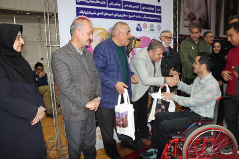 گزارش تصویری ا برگزاری جشنواره ورزشی ویژه توانیابان  به مناسبت روز جهانی معلولین در اراک