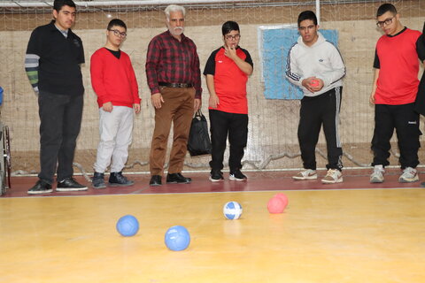 گزارش تصویری ا برگزاری جشنواره ورزشی ویژه توانیابان  به مناسبت روز جهانی معلولین در اراک